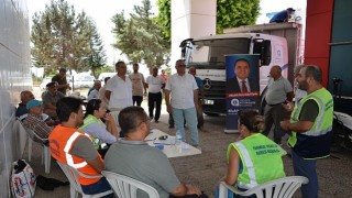 Büyükşehir Alanyalı çiftçilere 10 ton kaolin kili dağıttı