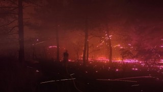 Çanakkaleye yardıma giden İBB İtfaiyesi yoldayken Edirne Enezdeki yangına yönlendirildi