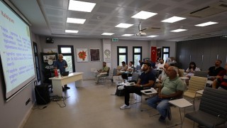 Efes Tarlası Yaşam Köyünde Nar Üreticilerine Eğitim