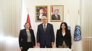 EÜnün “Jinekolojik ve Obstetrik Muayene Giysisi” buluşu “Faydalı Model” olarak tescillendi