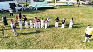 Halat çekme yarışının galibi Kandıralı çocuklar