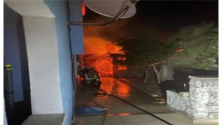 İzmir İtfaiyesi Dikilideki yangına müdahale ediyor