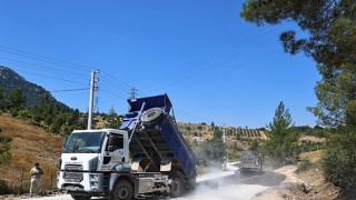 Kemer Ovacık Mahallesinin 3.5 kilometrelik yolu asfaltla buluştu