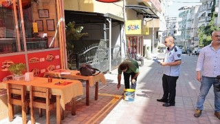 Konakta kaldırım işgaline sarı çizgi