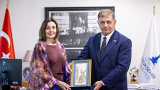 Arjantin Başkonsolosu Vivastan Başkan Tugaya ziyaret