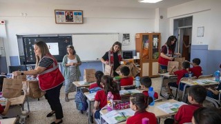 Bornova Belediyesinden Öğrencilere İlk Gün Desteği