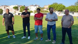 Burhaniye Belediyespor Sahaya İndi