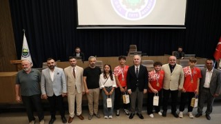 İnegölün Başarılı Gençleri Mecliste Onure Edildi