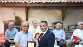 İzmir İtfaiyesinin çınarları genç meslektaşları ile buluştu