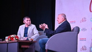 Murathan Mungan Manisada Sanatseverlerle Buluştu