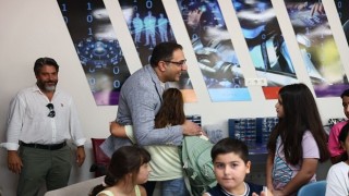 Yiğit, Robotik Kodlama Kursu öğrencileriyle buluştu