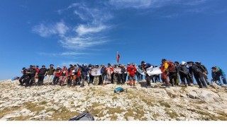 Zaferi Zirvede Kutladılar