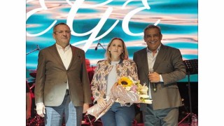 20. Ayvalık Uluslararası Zeytin Hasat ve Turizm Festivalinde müzik dolu gece...