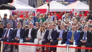 20ncisi düzenlenen Uluslararası Zeytin Hasat ve Turizm Festivali, kortej yürüyüşüyle başladı.