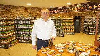 Ayvalık Belediye Başkanı Mesut Erginden internet üzerinden Ayvalık zeytinyağı alacak olan tüketicilere uyarı!