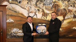 Başkan Arı, JAKEM Komutanı Fırat ı Makamında Ağırladı