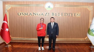 Başkan Erkan Aydın Bursa nın Gururu Şampiyon Sporcuyu Ağırladı