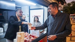 Bornova da soğuk sabahlar sıcak çorbayla ısınıyor