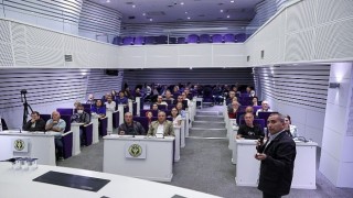 Buca Belediyesinden zeytin budama eğitimi