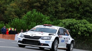 Darlıkta Yağmur Altında Zorlu Mücadele