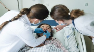 DEÜden Yarık Dudak ve Damak Hastalarına İleri Teknolojiyle Ücretsiz Hizmet