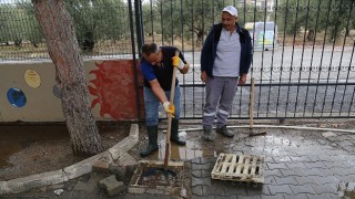 Edremit Belediyesi sağanak yağışlara Karşı 7/24 sahada