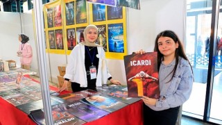 Ezeli rekabet Kitap Fuarı na taşındı