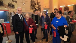 İETT den Dünya Yaşlılar Günü nde Anlamlı Ziyaret