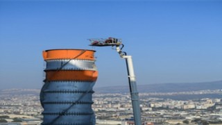 İzmir İtfaiyesinden baş döndüren kurtarma operasyonu