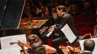 İzmir Oda Orkestrası yeni sezona kapalı gişe başladı