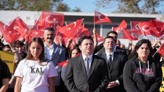 Kadıköyde, 29 Ekim Kutlamaları Meşale Yakma Töreni ile Başladı