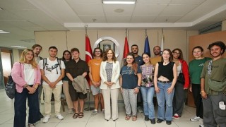 Karşıyakalı öğrencilere uluslararası eğitim desteği