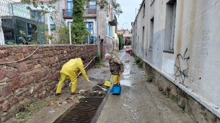 Kuzey Egede etkili olan yağışa Ayvalık Belediyesinden anında müdahale