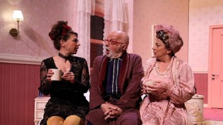 Şehrin Tiyatrosu “Yatak Odası Komedisi” Oyunuyla Maltepede