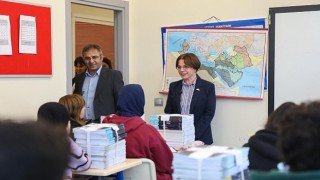 Sınavlara Hazırlanan Öğrencilere Belediye den Kaynak Desteği