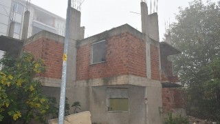 Tehlike yaratan metruk binalar yıkılıyor