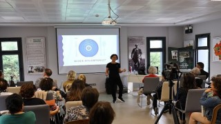 Temiz Gıdalarla Sağlıklı Yaşam: Efes Tarlası Yaşam Köyünde Fonksiyonel Beslenme Söyleşisi