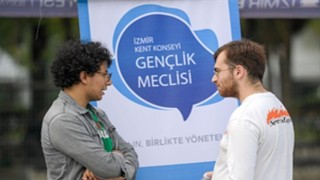 Üniversiteli gençler İzmire festivalle “merhaba” dedi