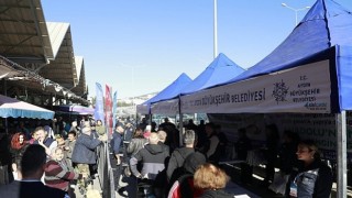 Aydın Büyükşehir Belediyesi Binlerce Kışlık Fideyi Kuşadalılar ile Buluşturdu