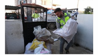 Dikili Belediyesi ihtiyaç sahibi vatandaşların yanlarında olmaya devam ediyor