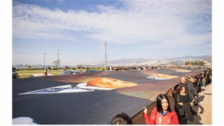 İzmir Atasına yürüdü