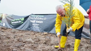 Menemen de fidanlar, yeşil vatan için dikildi