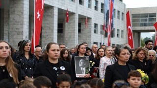 Nilüfer, Atasını Cumhuriyet Meydanında andı