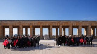Öğrenciler istedi, Maltepe Belediyesi Anıtkabir ;e götürdü