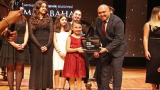 25. Uluslararası Antalya Piyano Festivalinde genç yetenekler sahne aldı