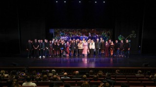 “Çirkin” Galasında Bakırköy Belediye Tiyatrolarından Unutulmaz Gece