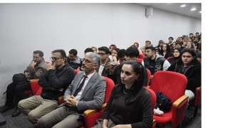 Duayen Savaş Muhabiri Coşkun Aral Egeli gençlerle buluştu