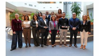 Microsoft Türkiye ile Teknolojide Kadın Derneğinin iş birliğinde gerçekleşen “Secure The Future” eğitimini tamamlayan genç kadınlar siber güvenlik alanında uzmanlaşmaya hazır