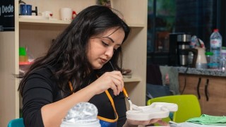 Yenişehir Belediyesinin kadınlara yönelik seramik eğitimleri başladı