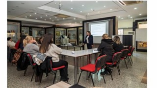 İzmirli yurttaşlar, rahim ağzı kanserine karşı bilinçleniyor